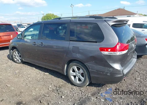2011 Toyota Sienna Le V6 from USA, damaged, VIN 5TDKK3DC7BS013935